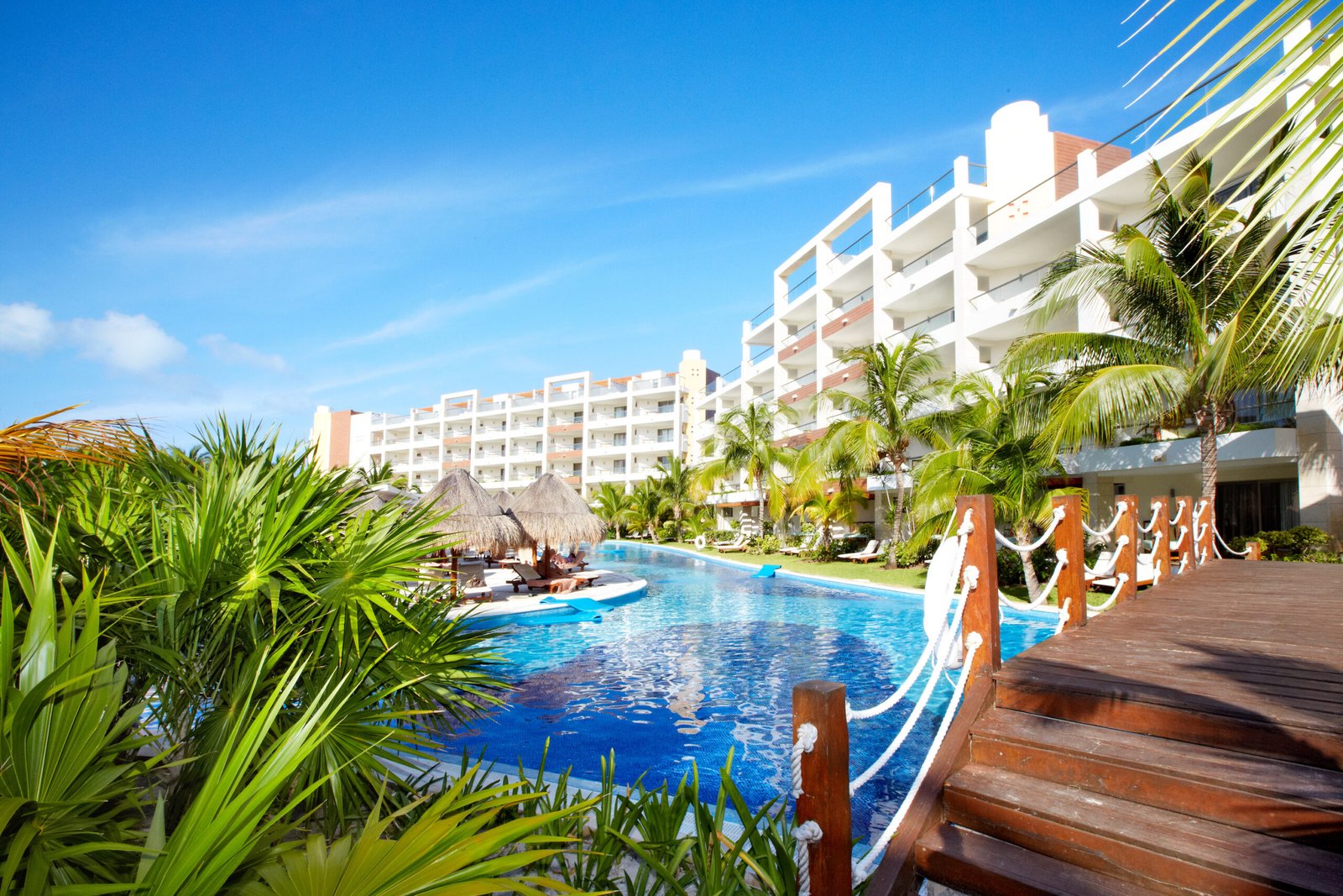 How to earn airline miles and how to earn hotel points for free